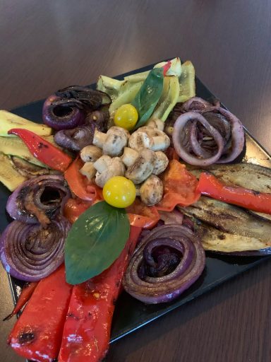 grilovano povrce u restoranu dedina tajna novi sad
