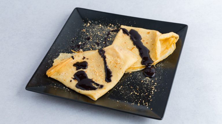 Palačinka Eurokrem i Plazma Palačinka sa Eurokremom i Plazmom Novi Sad – domaći desert Restoran Dedina Tajna