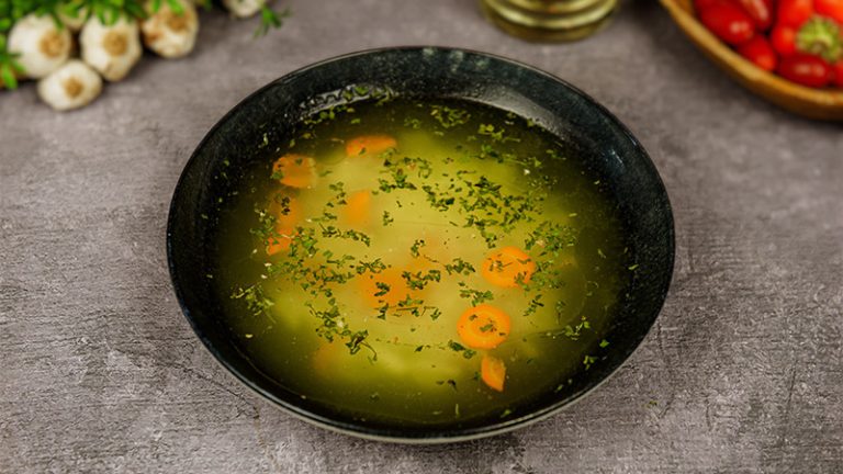 Pileća supa Pileća supa Novi Sad – domaća supa sa povrćem Restoran Dedina Tajna