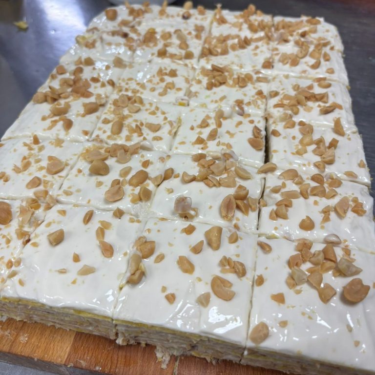 Posna slana torta sa rozen korama i kikirikijem, posno predjelo u restoranu Dedina Tajna Novi Sad