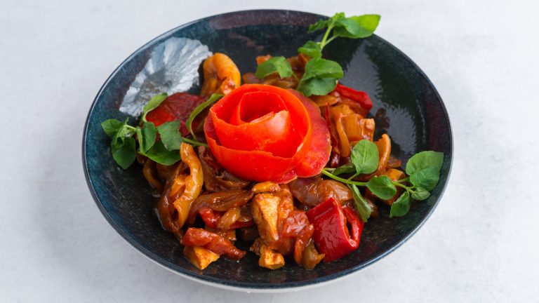 Mućkalica Mućkalica – domaće kuvano jelo | Restoran Dedina Tajna Novi Sad