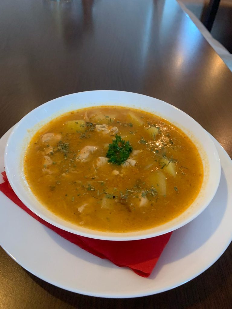 Pileći Paprikaš Pileći paprikaš – domaća kuvana hrana Novi Sad | Dedina Tajna