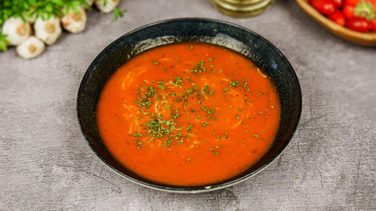 Paradajz čorba Paradajz čorba Novi Sad – domaća supa sa rezancima Restoran Dedina Tajna