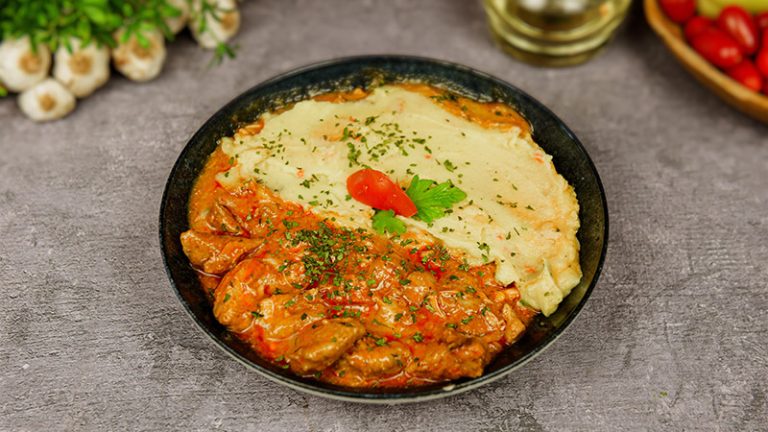 Gulaš Pire Gulaš sa testeninom – ručak Novi Sad | Dedina Tajna