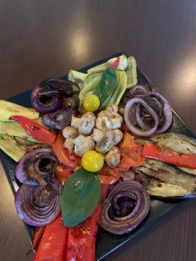 grilovano povrce u restoranu dedina tajna novi sad
